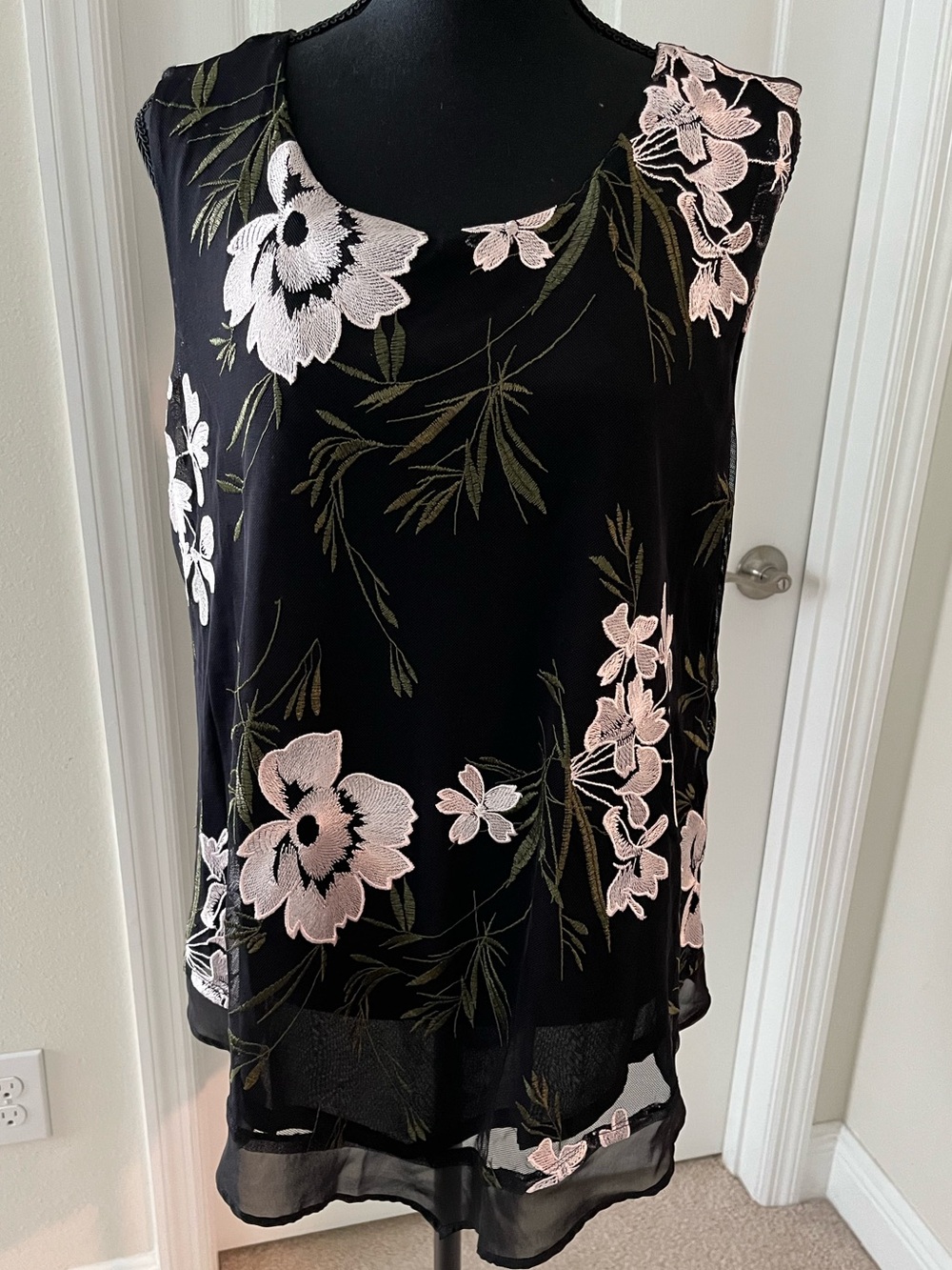 Alfani Black Sleeveless Floral Embroidered Tank
